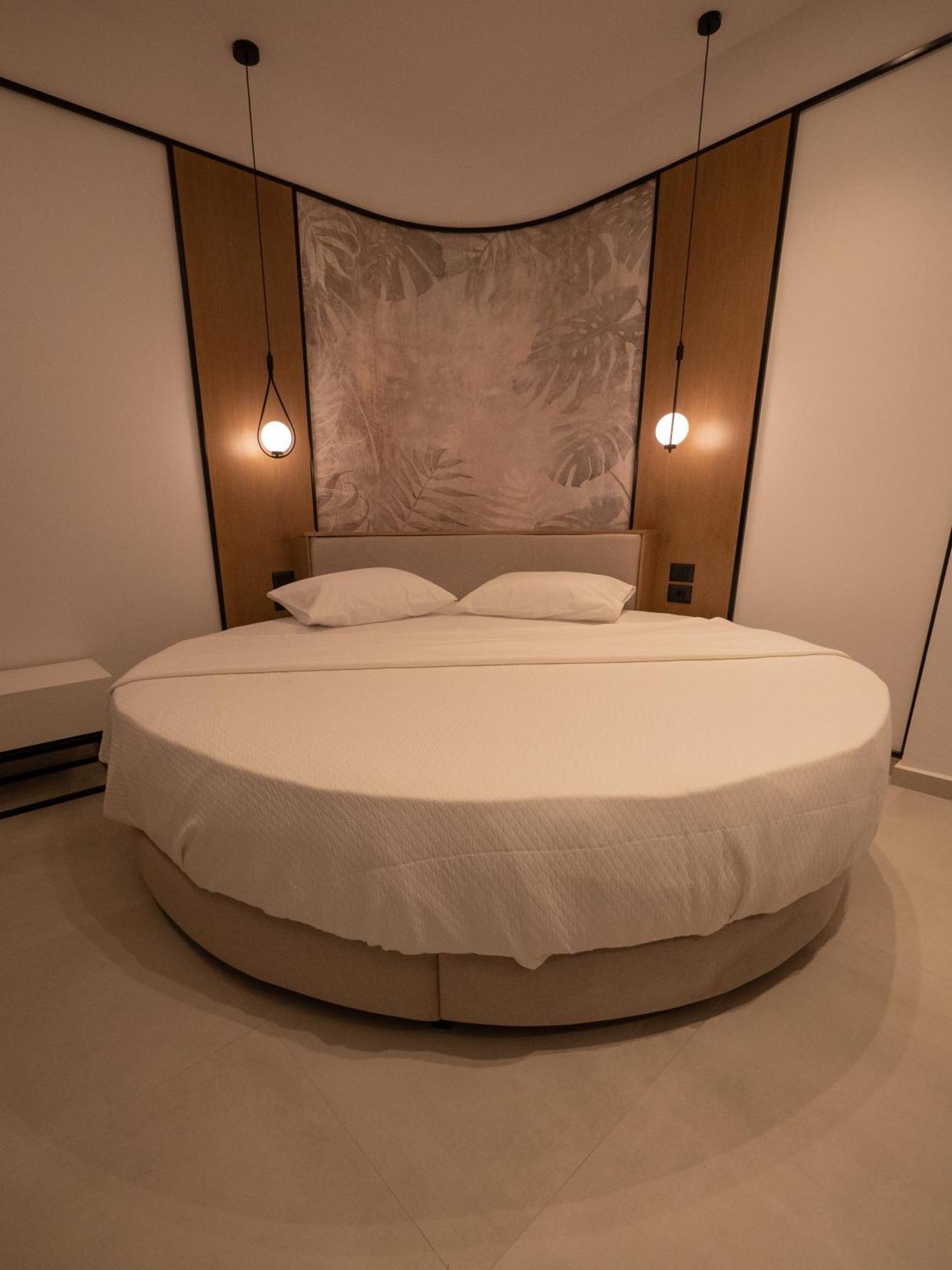 Colosseum Hotel 4*