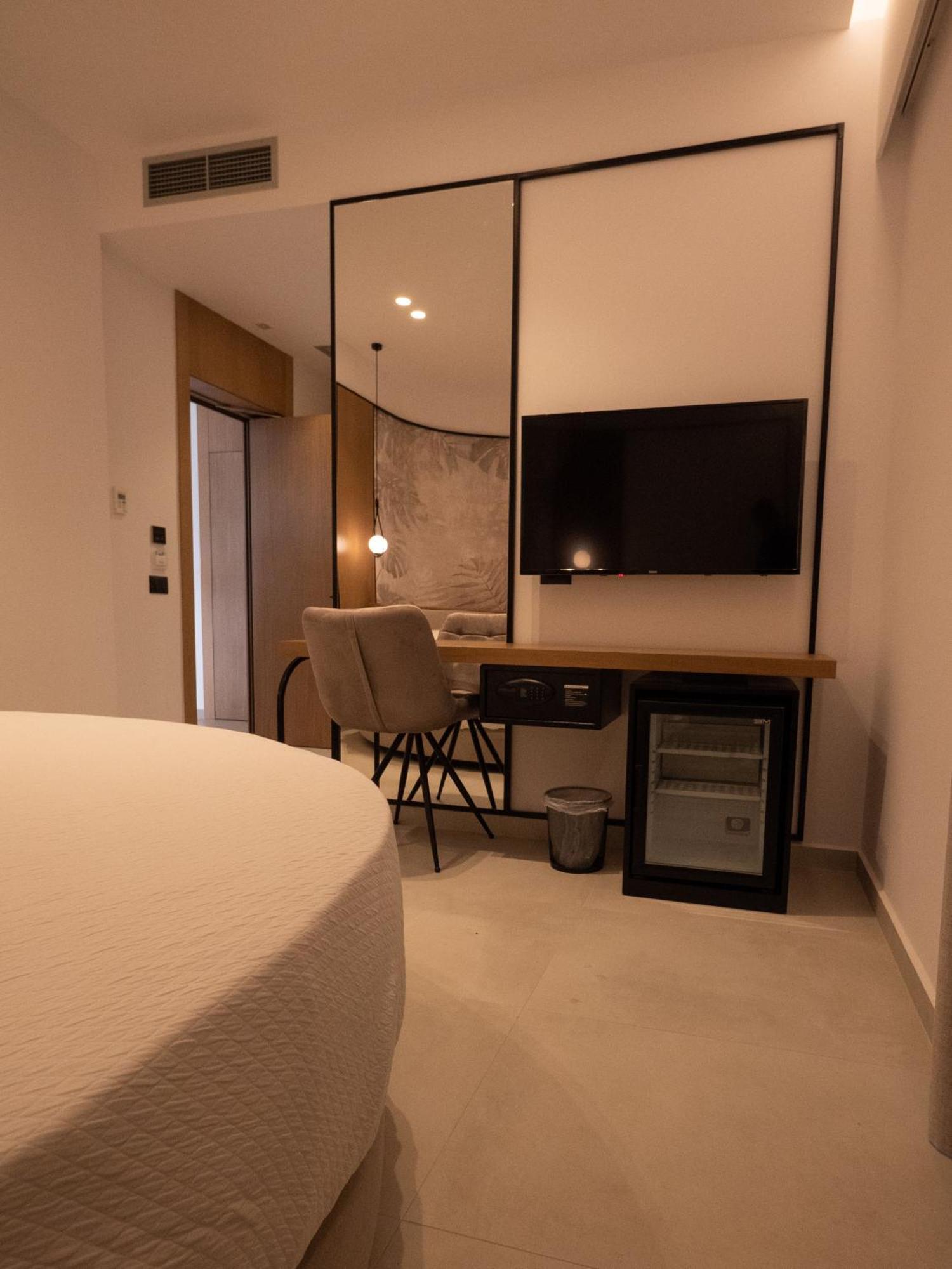 Colosseum 4* Ksamil