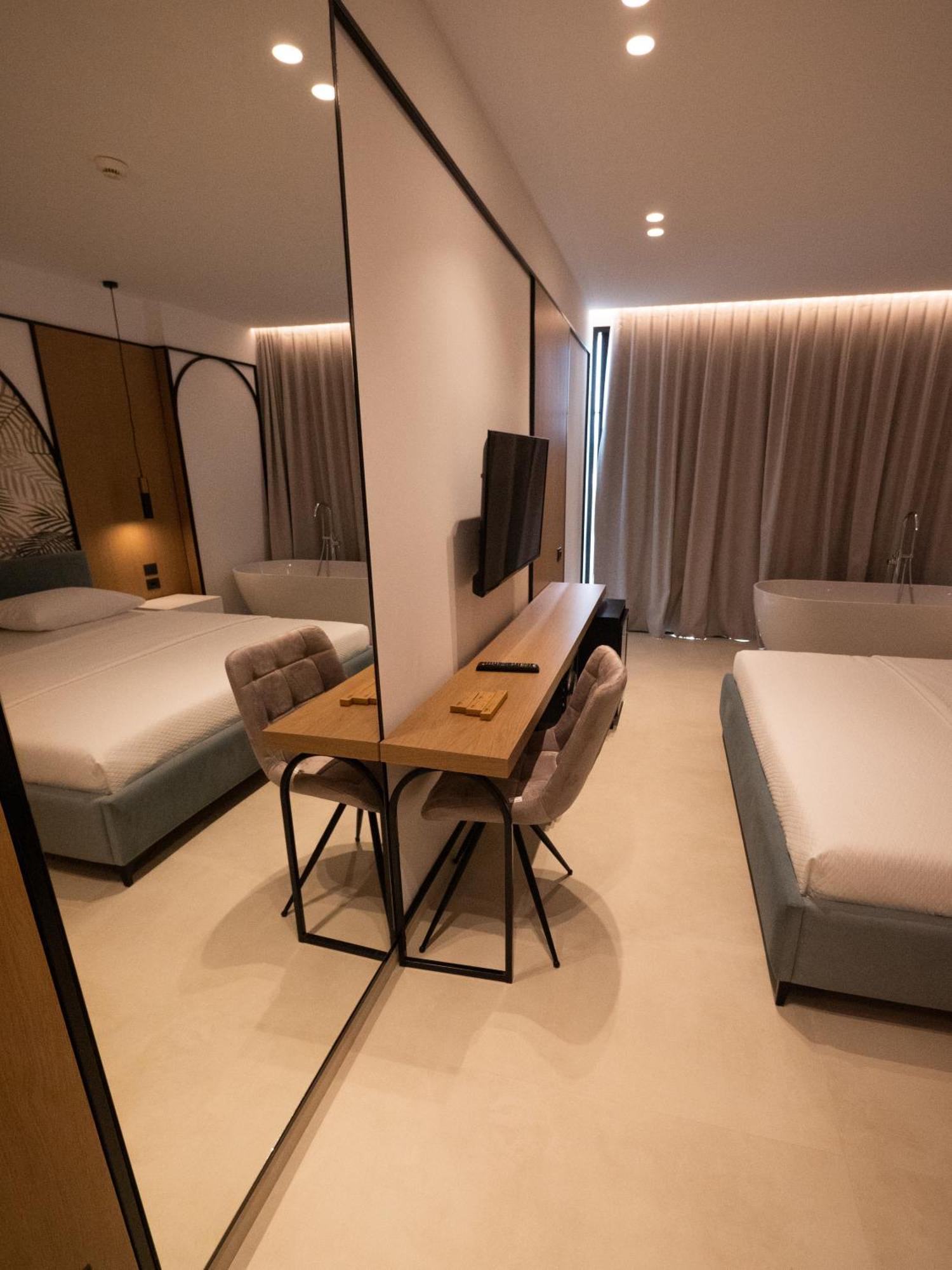 Colosseum Hotel